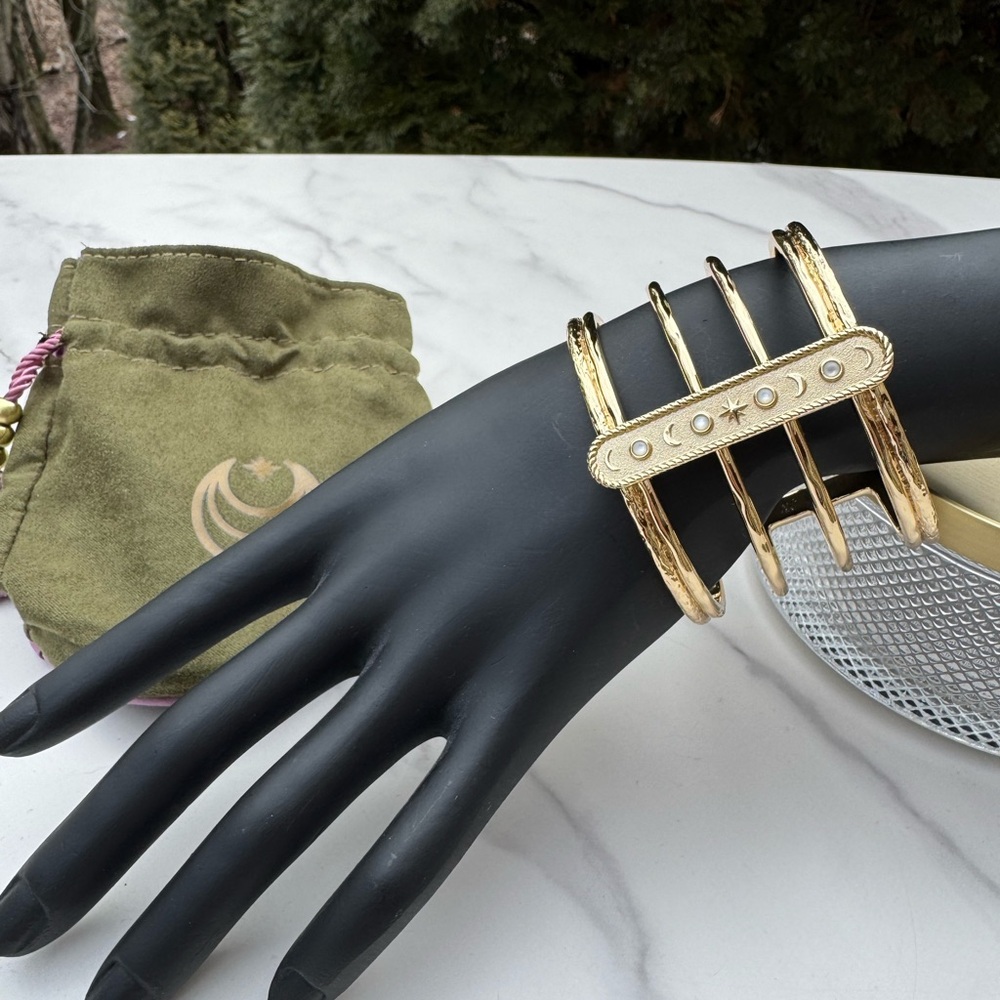 Jane Win Forever Eclipse Gold Bangle Bracelet Cuf… - image 1